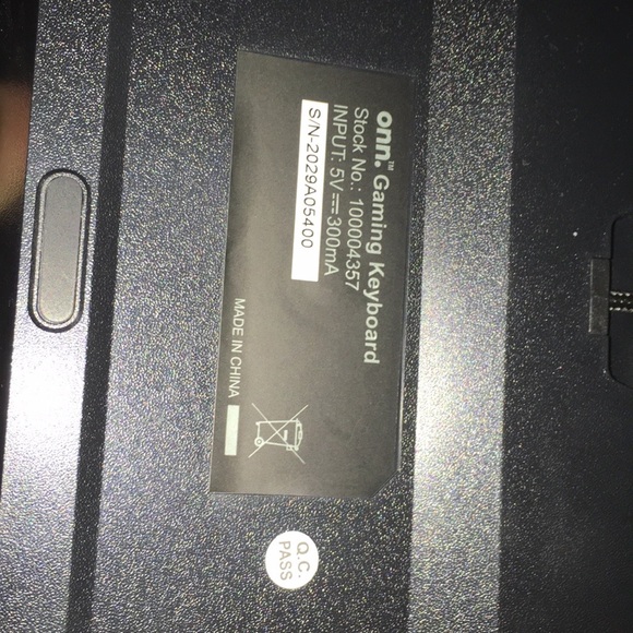 onn. RGB Mechanical Gaming keyboard - Picture 10 of 16